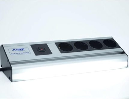 CONNECT Mutfak Tezgah, Dolap Altı veya Masa Üstü 32 CM Alttan LED Aydınlatmalı, çocuk korumalı 1,5 Metre Fişli Kablolu ve Anahtarlı 4'lü Şebeke Grup Priz.(Alüminyum Profil)