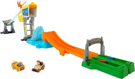 Wheels Racerverse Jurassic Pist Seti Hot Wheels Racerverse Jurassic Pist Seti ve 2 oyuncak metal araç HTP12