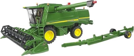 - John Deere Biçerdöver Ölçekli Model