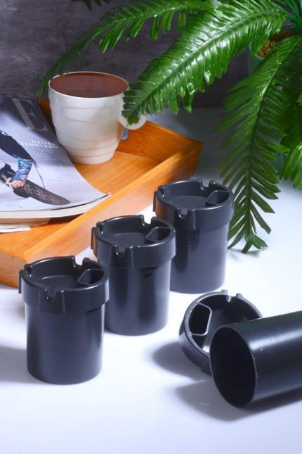 4 Adet Koku Yapmaz Çakmaklık Hazneli Siyah Plastik Küllük Oto Kül Tablası Kül Tabağı