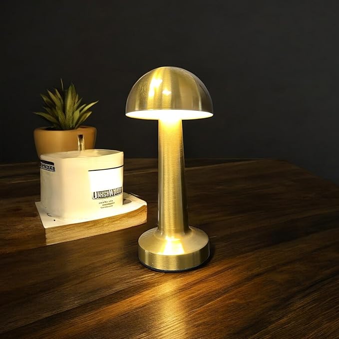 Gold Şarjlı Dokunmatik Masa Lambası - LED Işıklı, 3 Renk Seçeneği, Taşınabilir ve USB Şarjlı, Şık ve Kompakt Tasarım, Yatak Odası, Çalışma Masası, Kafe ve Restoran Kullanımı İçin - Görsel 5