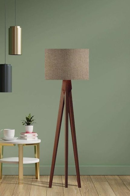 Kahverengi Dokulu Silindir Başlık Ahşap Üç Ayaklı Lambader