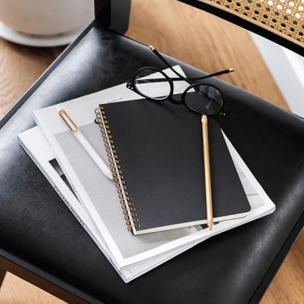 Siyah Kraft Karton Kapak 70 Yaprak 110 gram Kareli Not Defteri