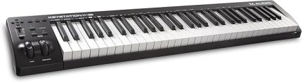 Keystation 61 MK3 - 61 Tuşlu USB MIDI Klavye Controller Mac ve PC için, Ücretsiz Çevrimiçi / Uygulama Dersleri ve Yazılım Prodüksiyon Paketi