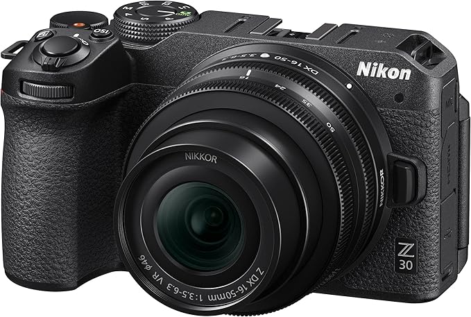 Z 30 + NIKKOR Z DX 16-50mm f/3.5-6.3 VR Kiti
