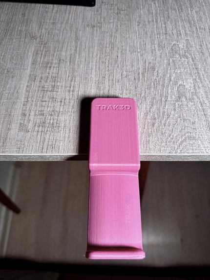 Premium Pembe Macenta Asılabilir Kulaklık Standı – Şık V3 Gamer Modeli, Kaydırmaz Keçeli, Ergonomik Masaüstü Askı, Sakura Edition (Montaj Videosunu İzlemeden Kullanmayın)