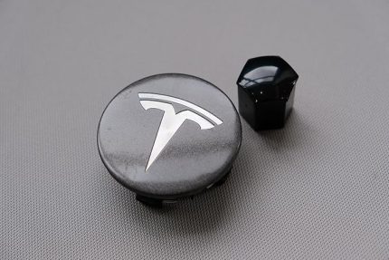 Tesla Model Y ile Uyumlu Orijinal Gemini Jant Göbek ve Bijon kapakları V2