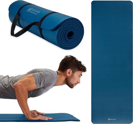 Essentials, dicke Yogamatte, Fitness- und Trainingsmatte mit leicht zu verwendendem Yogamatten-Tragegurt, 183 cm L x 61 cm B x 1 cm dick