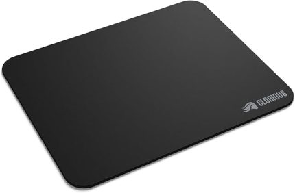 Gaming Mouse Pad GMP 2 - Orta - Dökülmeye Dayanıklı Fare Altlığı, Tüm Oyun Sensörleri için Optimize Edilmiş, Hız ve Kontrol için Dengeli Yüzey, Kenarsız Tasarım - 255 mm x 205 mm x 3 mm