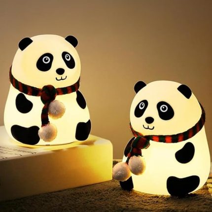 Yumuşak Silikon Panda Mini Gece Lambası Dekoratif Işık Derecesi Ayarlanabilir Yatak Odası Lambası Kitap Okuma Lambası Çocuk Odası 106x112x136mm QY006 (Atkılı Panda - QY006)
