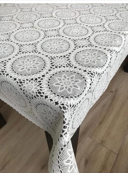 Dantel Desenli PVC Masa Örtüsü, Şeffaf Kaplamalı, Çiçek Motifli, krem renk