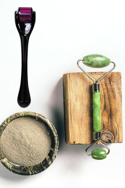 Dermaroller Cilt Saç Yüz Bakımı Saklama Kaplı 540 İğneli + Jade Roller Yüz Masaj Aleti Seti (1.00 MM Dermaroller)